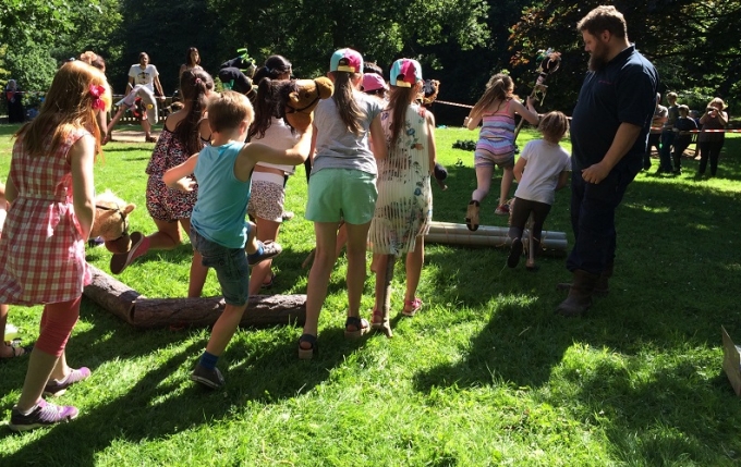 Hobby horse racing